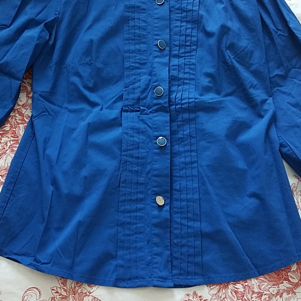 Blue button up shirt - Picture 5 of 8